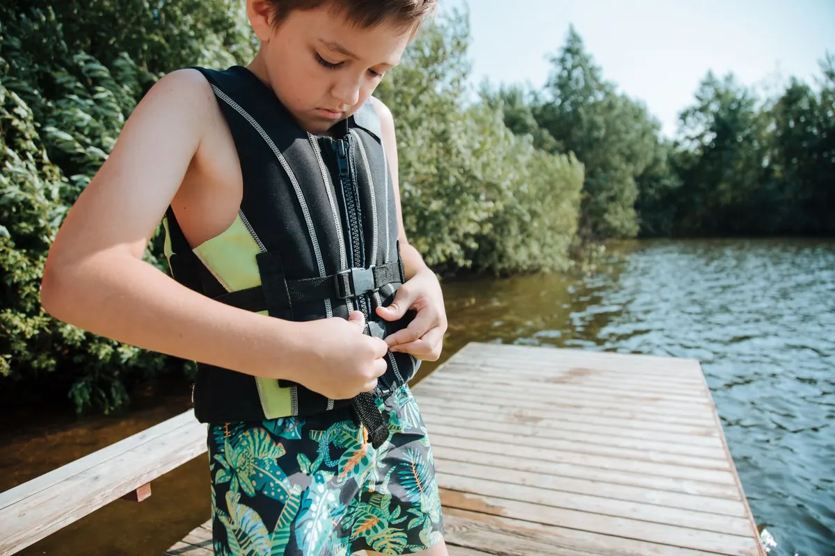River Tubing With Kids: Age Limits, Life Jackets, and Route Planning