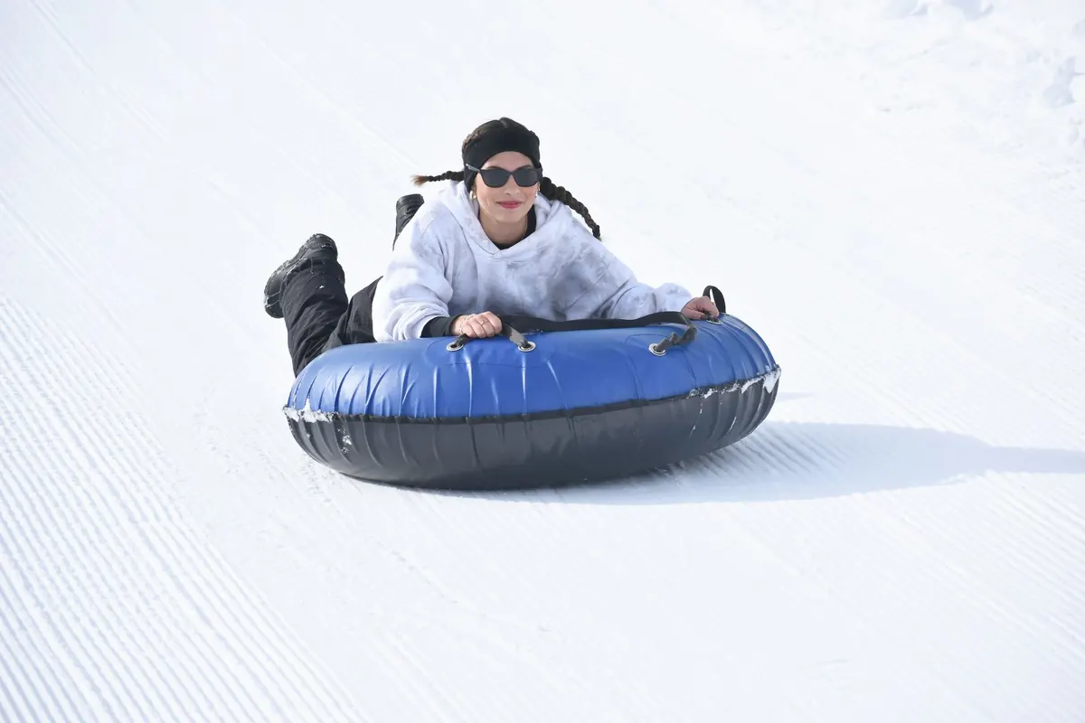 Snow Tube vs Inflatable Sled: Which Is Faster, Safer, and Easier to Pack?